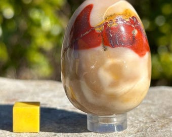 Mookait Ei - ein bezaubernder und erdiger Edelstein