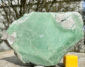 Utah variscite slice - a natural canvas of turquoise elegance!