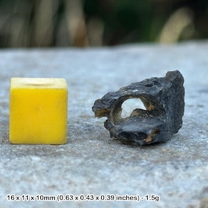 Meteorito tectítico de indochinita - rocha espacial autêntica - mp6204 - vendedor do Reino Unido