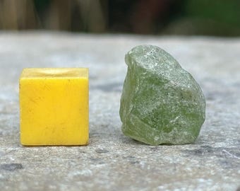 Rough peridot crystal - attracts love, genuine spiritual healing mineral stone certificated