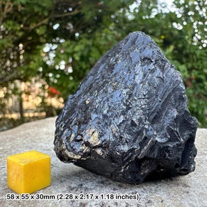 Anthracite crystal - carboniferous coal specimen - south wales uk - certificate of authenticity