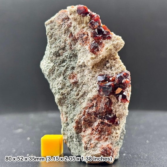 パキスタンスカルドゥ産 ガーネットオンクォーツ