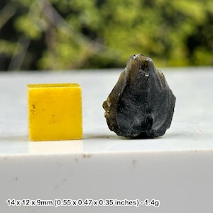 92gのシホテアリン隕石、ウラジオストク北東部、1947年2月12日 - 本物