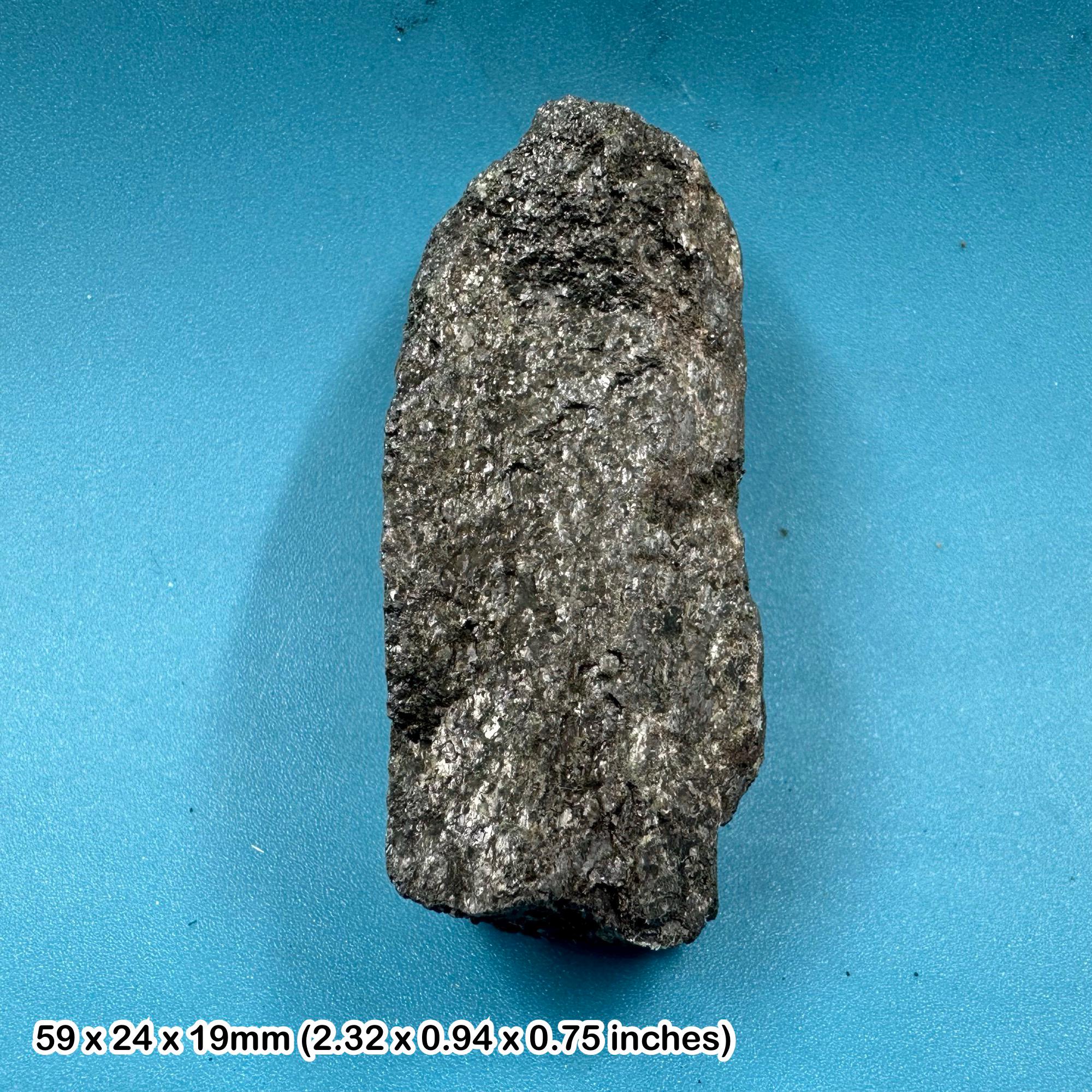 磁鉄鉱結晶純黒ノルウェー天然酸化鉄鉱物標本真正コレクター向け展示用