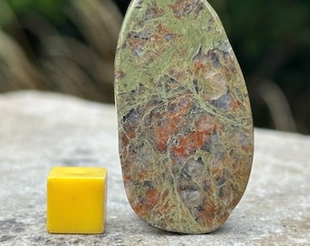 Lewisian gneiss: uk&#39;s oldest rock, genuine crystal healing, mineral stone
