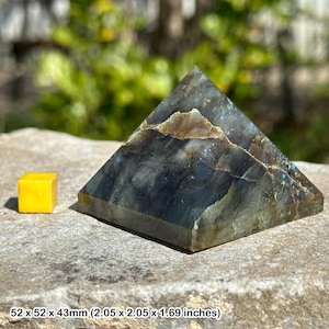 Large labradorite pyramid for transformation and protection