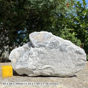 Marble metamorphic rock specimen - genuine classroom study crystal