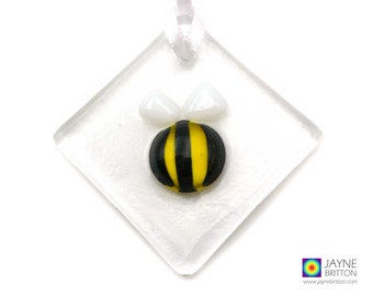 Bumble bee light catcher, Fused glass suncatcher, diamond shaped, token gift for busy bee, window art, garden art