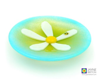Daisy bowl, raised white flower with bee on blue green ombre blend, fused glass trinket bowl, uplifting, gift for her, gardener, ring dish