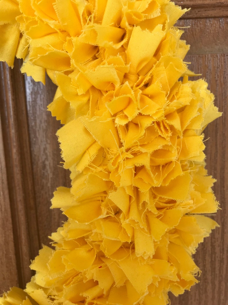 Yellow Fabric Rag Wreath: Cheerful Spring Door Decor (16-Inch) bild 9
