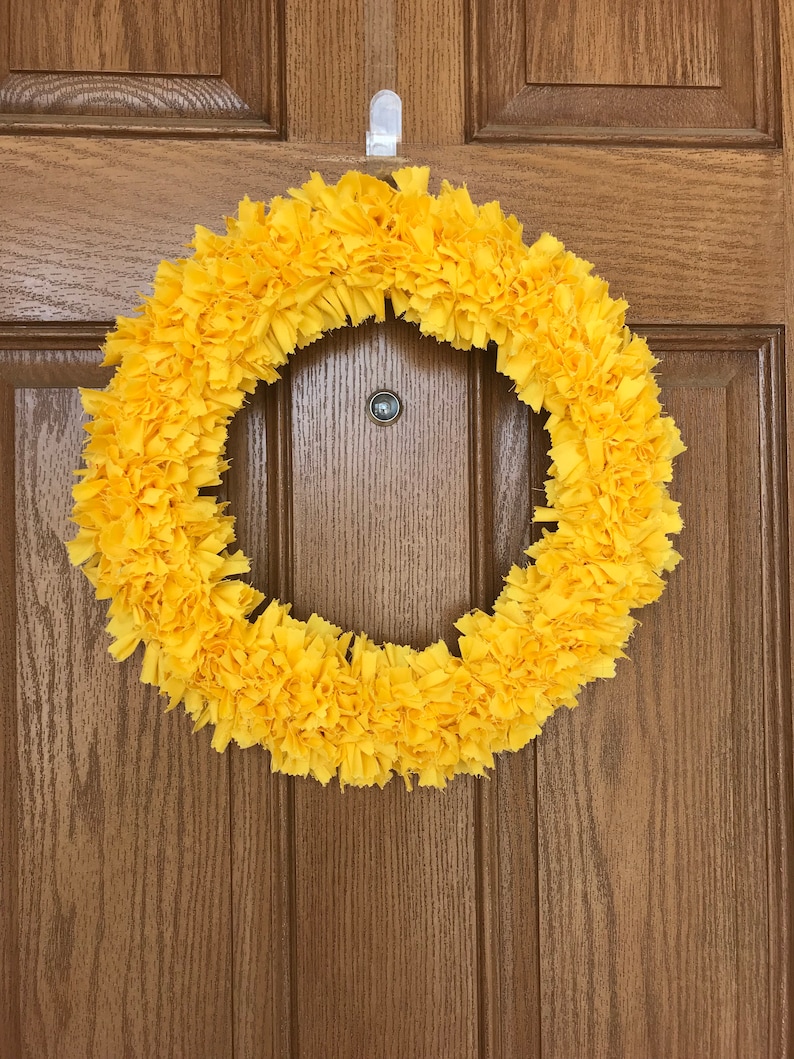 Yellow Fabric Rag Wreath: Cheerful Spring Door Decor (16-Inch) bild 2