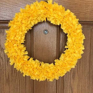 Yellow Fabric Rag Wreath: Cheerful Spring Door Decor (16-Inch) bild 1