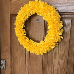 Yellow Fabric Rag Wreath: Cheerful Spring Door Decor (16-Inch) bild 7