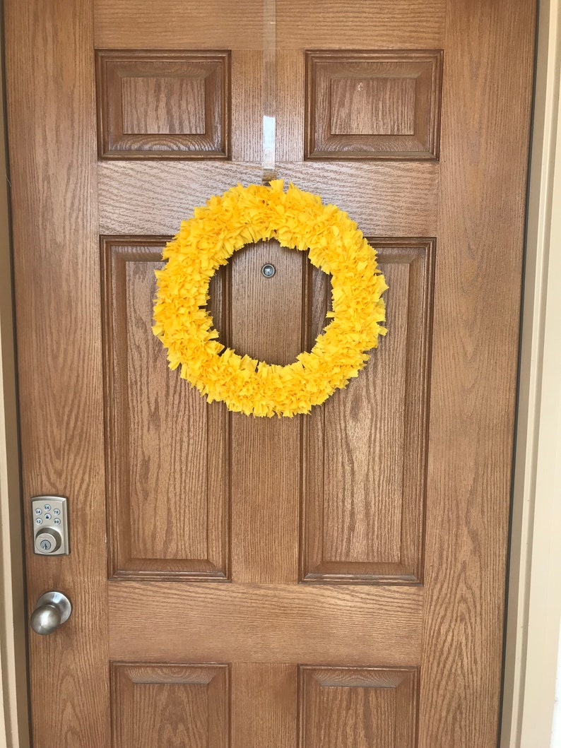 Yellow Fabric Rag Wreath: Cheerful Spring Door Decor (16-Inch) bild 3