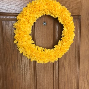 Yellow Fabric Rag Wreath: Cheerful Spring Door Decor (16-Inch) bild 6
