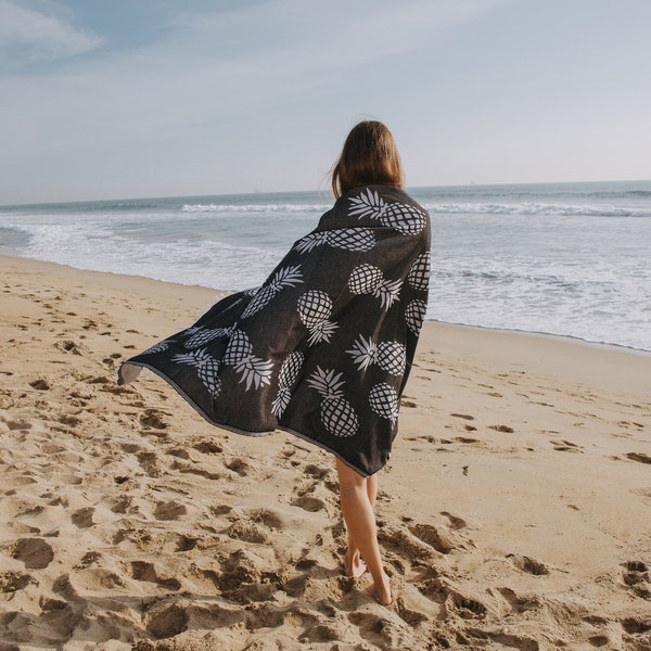 Sand Free Turkish Beach Towel in Black and White Pineapple | XL Quick Dry Peshtemal | Thin & Absorbent Fruit Pool Hammam | 100% Cotton Fouta