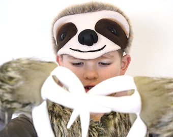 Handgemaakt luiaardkostuum voor jongens: outfit van fleece en imitatiebont