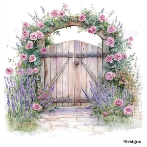 Könnte beinhalten: Aquarellillustration eines hölzernen Gartentors, geschmückt mit rosa Rosen und Lavendel. Das Tor wird von einem Bogen aus Rosen und Grün umrahmt, mit Lavendelbüschen auf beiden Seiten. Das Wort "Designs" befindet sich in der unteren rechten Ecke.