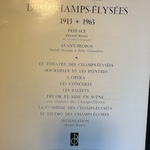 Puede incluir: Una portada de libro vintage con el título "THÉATRES DES CHAMPS-ÉLYSÉES" en letras doradas. La portada incluye texto que detalla el prefacio, el avant-propos y otras secciones. También se muestran los años 1913 y 1963.
