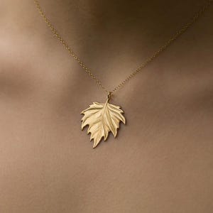 Goldene Ahornblatt Halskette Blattgold Halskette Ahornblatt Anhänger Wald Schmuck Herbst Halskette Waldschmuck Geburtstag Bester Freund Geschenk