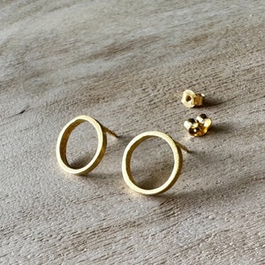 Circle Stud Earrings Silver or gold Hoop Earrings Open Circle Post Earrings Small Stud Earrings Minimalist Earrings Friends Gift Gold