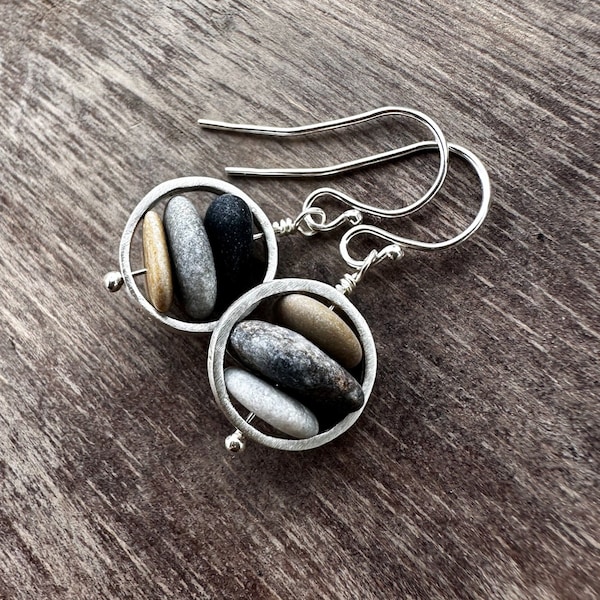 Beach stone earrings, nature lovers gift, 925 silver stacked beach pebble earrings, natural stone jewelry, unique handmade cairn earrings