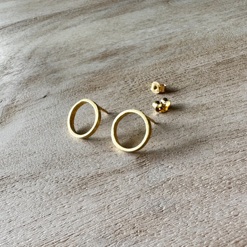 Circle Stud Earrings Silver or gold Hoop Earrings Open Circle Post Earrings Small Stud Earrings Minimalist Earrings Friends Gift Gold