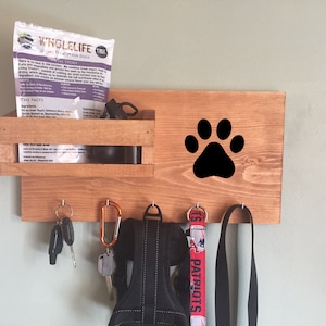 Personalized Wooden Dog Leash Holder – Custom Wall-Mounted Pet Accessory Organizer, Handmade Dog Leash Hanger with Hooks