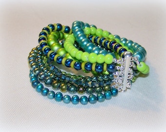 MULTI STRAND BRACELET ... stylish and colorful statement bracelet