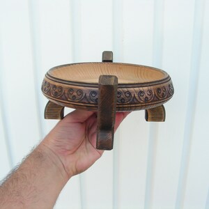 Vintage wooden bowl with stand Handmade wood bowl with legs Country wood bowl Fruit bowl Hand carved bowl Old dough bowl Rural house decor image 6