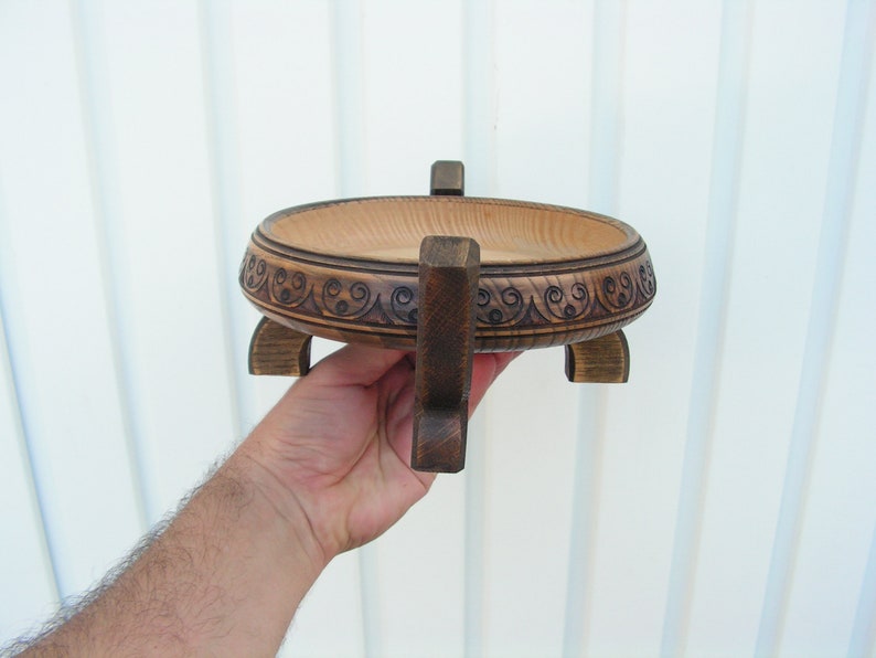 Vintage wooden bowl with stand Handmade wood bowl with legs Country wood bowl Fruit bowl Hand carved bowl Old dough bowl Rural house decor image 6