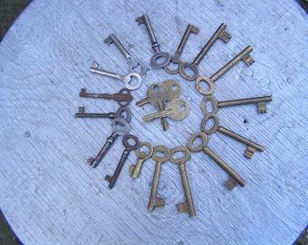 Juego de 19 llaves antiguas de latón y hierro, llaves de colección, llaves oxidadas, llaves antiguas vintage, juego de llaves steampunk.