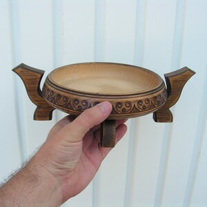 Vintage wooden bowl with stand Handmade wood bowl with legs Country wood bowl Fruit bowl Hand carved bowl Old dough bowl Rural house decor image 3