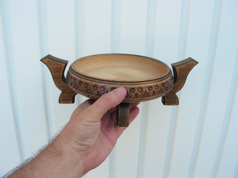 Vintage wooden bowl with stand Handmade wood bowl with legs Country wood bowl Fruit bowl Hand carved bowl Old dough bowl Rural house decor image 3