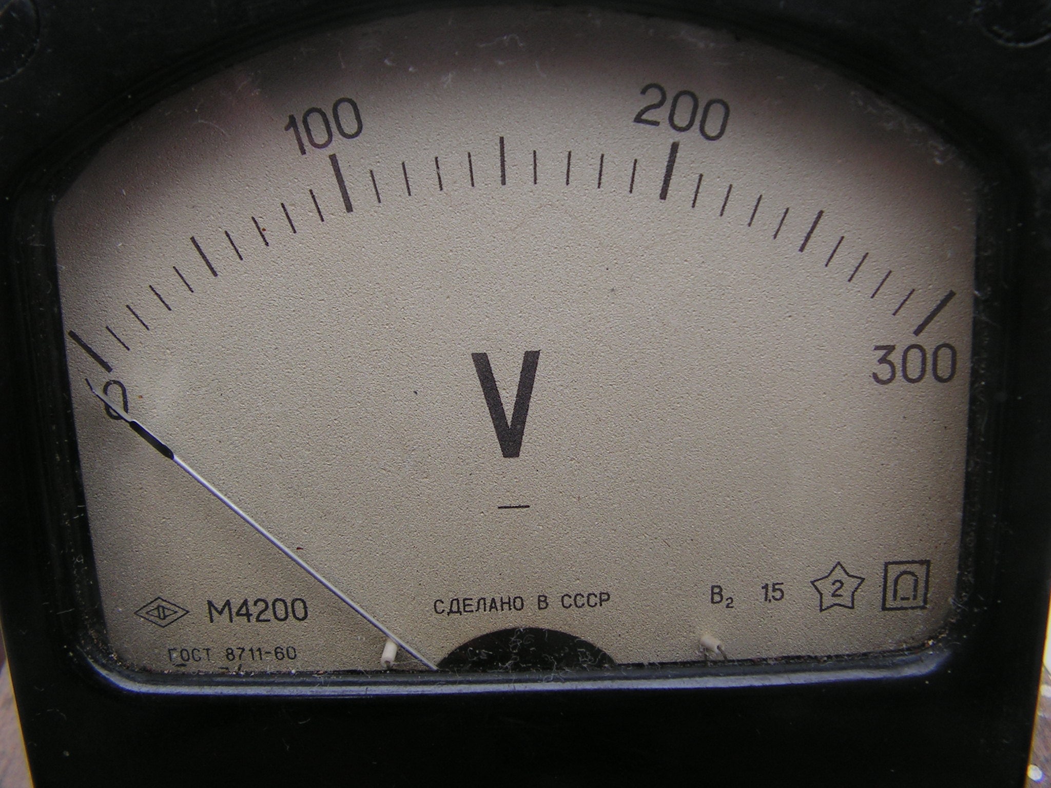 鉄道　昭和レトロ　電圧計、電流計 レトロ 電圧計 レトロ電圧計 0 - 300 V プラスチックボディ電圧計 ソ連