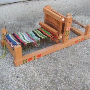 Vintage telar de madera telar pequeño tejido pintado a mano telar para niños Bulgaria herramientas para tejedores precioso telar juguete tejer telar kit de tejido