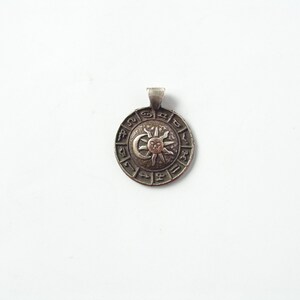 Vintage Anhänger Sternzeichen, Alter Metall Anhänger Sternzeichen, Sternzeichen Amulett religiöser Anhänger Geschenk, Sternzeichen Schmuck, Jungfrau Retro Metall Anhänger