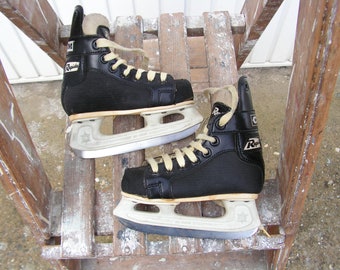 Vintage Men's Black Ice Skates 