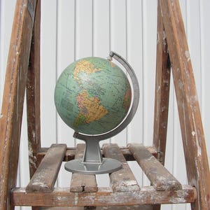 Globo vintage tamanho médio Globo de mesa de papelão plástico Inscrições cirílicas Globo terrestre Globo mundial Mapa terrestre Mapa globo de mesa