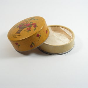 Antique french powder box HOUBIGANT Paris, Small yellow powder box PARIS, Face parfum beauty powder, Old face make up