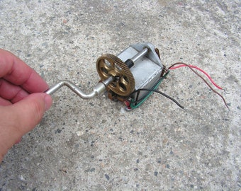 Generador eléctrico vintage, Motor Еlectrical, Pequeño generador de energía de mano, Viejo motor dinamo