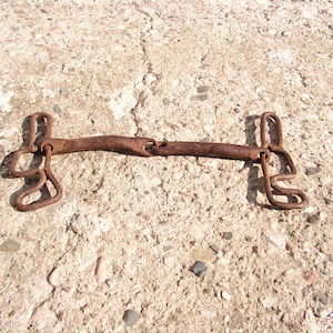 Antikes Eisenpferd, Handgeschmiedete Krempe, rustikale Krempe, Pferdezubehör, Bauernhof Dekor, Harness das Pferd