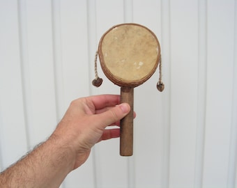 Vintage Leder Trommel Rassel Trommel Holzgriff Professionelle Trommel Holzkugeln Tribal Musik Instrument Folk Art Schlagzeug