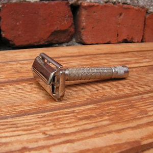 Twist safety razor Retro manual shaver Vintage metal man shaver Double edge razor Adjustable razor Gift for Men