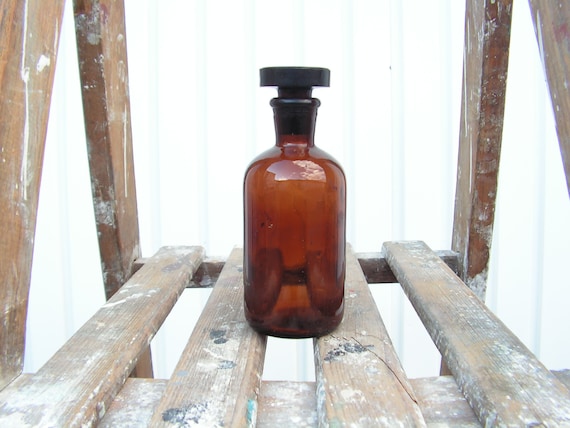 Brown apothecary jar Medicine bottle glass stopper medium size Antique lovely apothecary glass bottle cap Pharmacy bottle Chemist jar