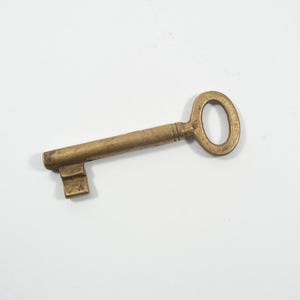 Primitive key medium size 1900s Old brass Key Antique patina key Old door Key Rustic Skeleton Key Big Key Large Skeleton