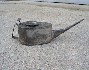 Lata de aceite de bomba vintage, lata de aceite, lata de aceite de boquilla larga, lata de aceite de aceite de latón de motor, lata de aceite de los coleccionables, el gaseador de la bomba