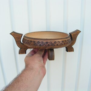 Vintage wooden bowl with stand Handmade wood bowl with legs Country wood bowl Fruit bowl Hand carved bowl Old dough bowl Rural house decor image 4