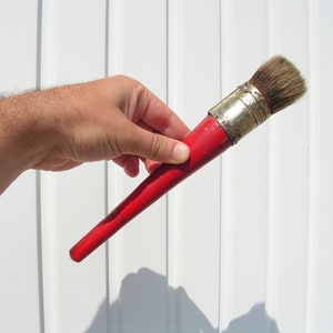 Großer roter Pinsel zum Bemalen, Vintage Distressed Paint Brushe, Kunstzubehör, Malerwerkzeuge, Künstlerpinsel