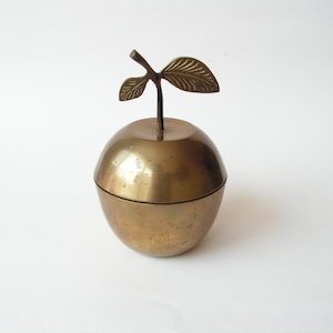 Vintage Brass Apple trinket dish Brass Apple box Lovely jewelry box Memory box Collectible box Home decor Office decor